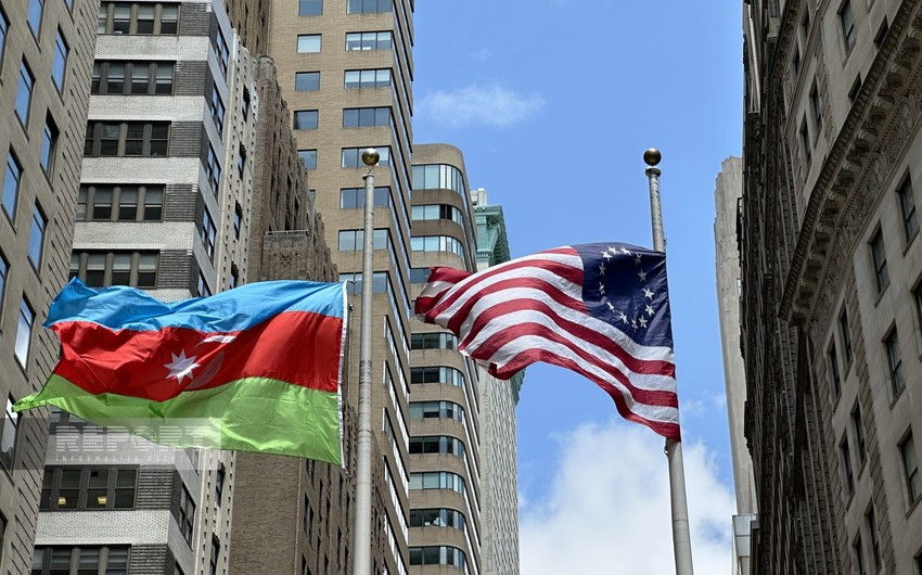 В Нью-Йорке поднят государственный флаг Азербайджана